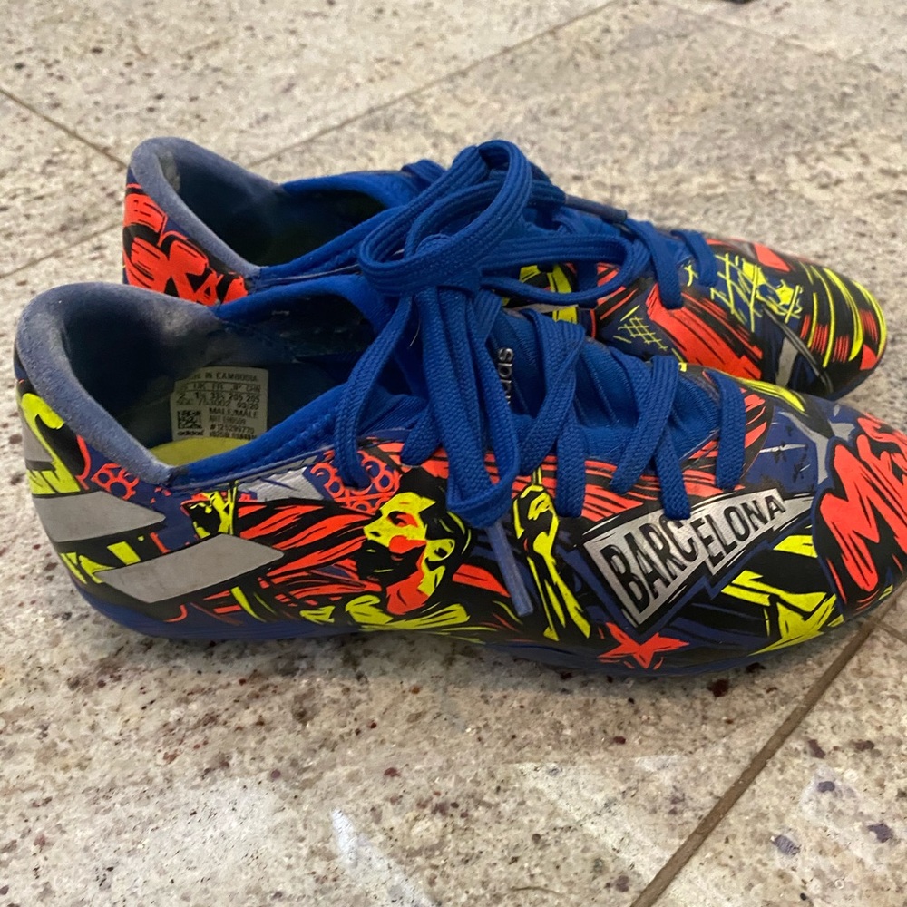 Boys outdoor soccer cleats